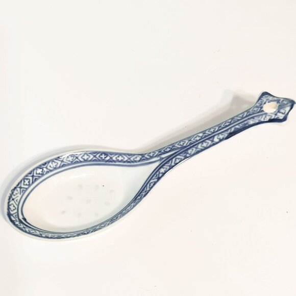 Vintage Zhongguo Chinese Blue and White Decorative Porcelain Soup Spoon - Picture 3 of 6